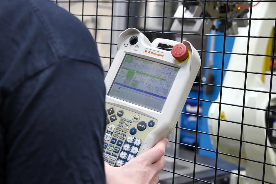 Gromas-cnc-robot-remote